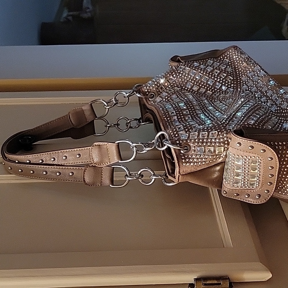 Purse - Picture 2 of 4